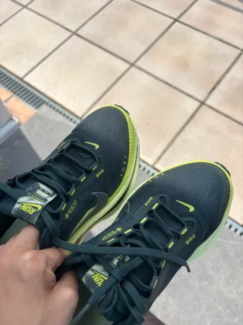 Käytetty Nike Vomero 18 GTX bike — kuva 9 / 10