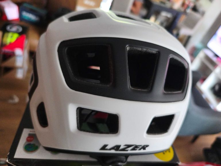 Käytetty Lazer Impala Helmet bike — kuva 4 / 4