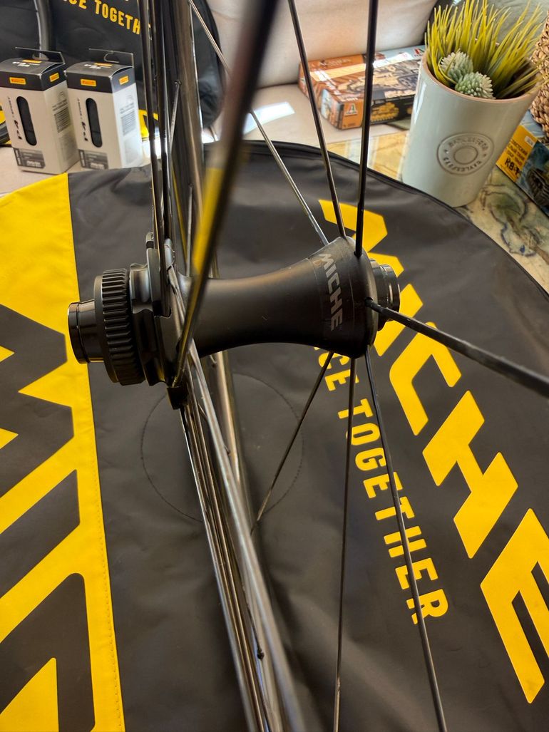 Brugt Miche Kleos 36 Carbon 2025 bike — billede 5 af 12