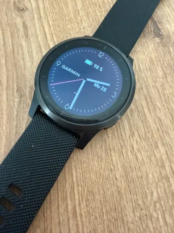 Used Garmin Vivoactive 4 2021 bike — image 3 of 10