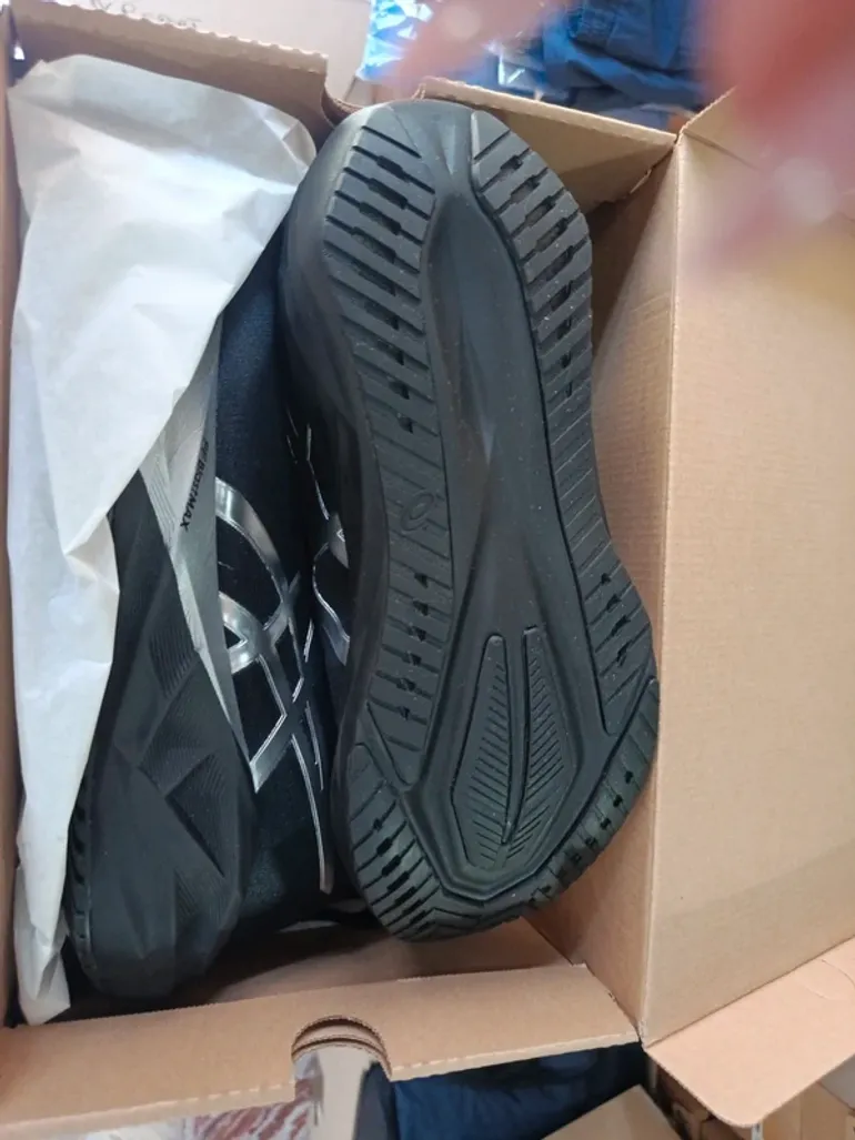 Used Asics Novablast 5 bike — image 4 of 4