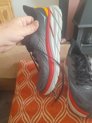 Used Hoka Baskets bike — image 4 of 9