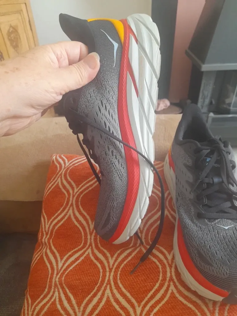 Used Hoka Baskets bike — image 4 of 9