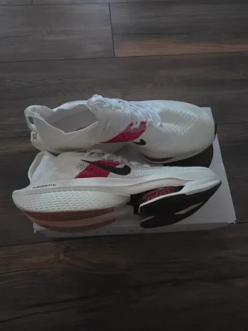 Käytetty Nike Air Zoom Tempa NEXT% bike — kuva 3 / 3