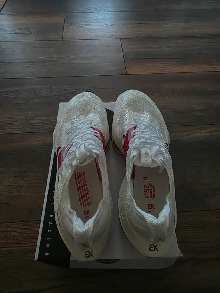 Käytetty Nike Air Zoom Tempa NEXT% bike — kuva 2 / 3