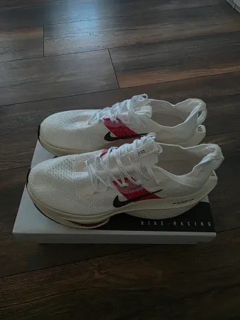 Käytetty Nike Air Zoom Tempa NEXT% Running Shoes