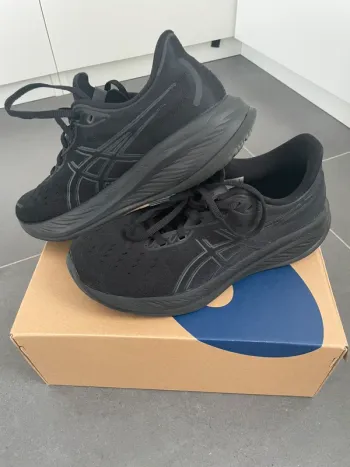 Used Scarpa Gel-Cumulus Running Shoes