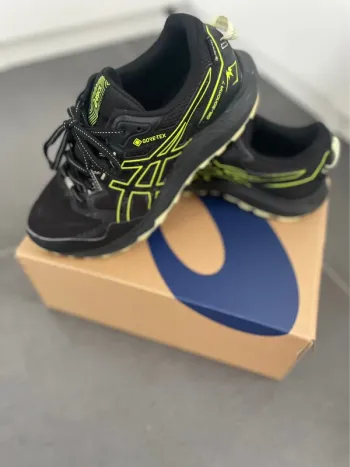 Used Asics GEL-Sonoma 7 GTX Running Shoes