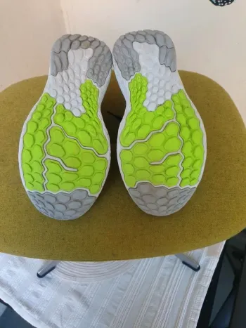 Used New Balance Fresh Foam More v3 bike — image 7 of 7