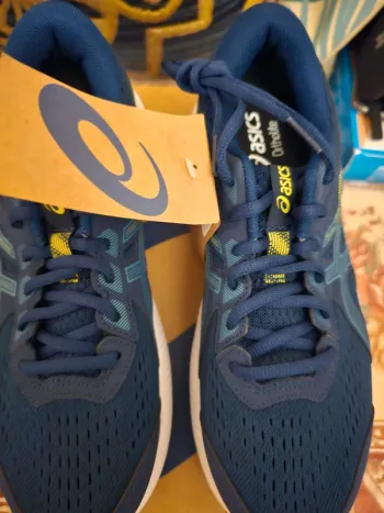 Used Asics Running Shoes Running Shoes