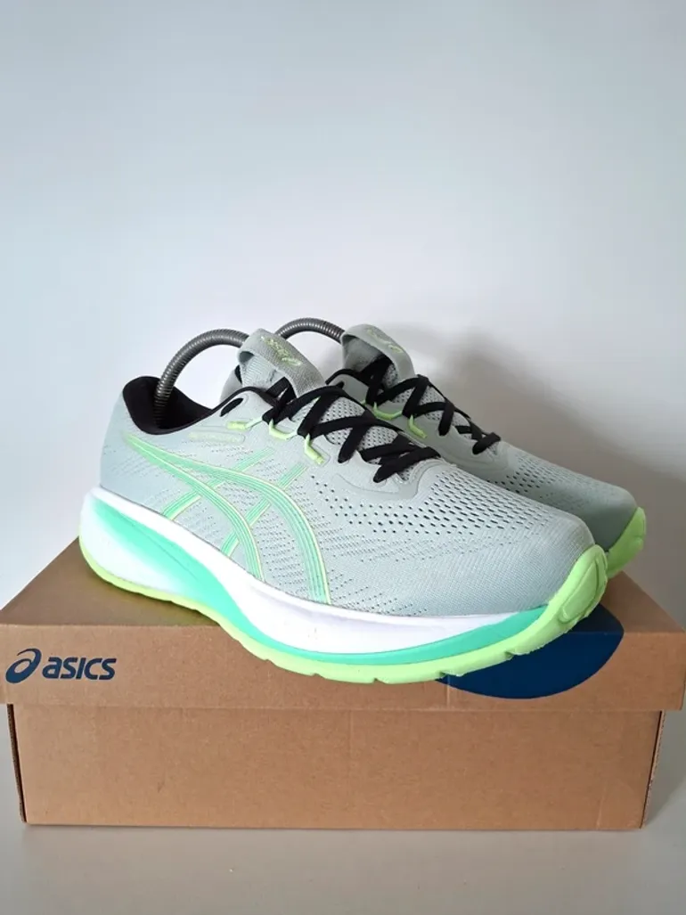 Używany Asics Gel Cumulus 28 bike — zdjęcie 4 z 13