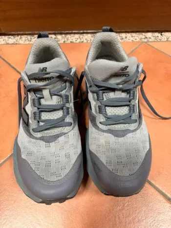 New Balance Hierro v9 bike d'occasion — image 3 sur 4