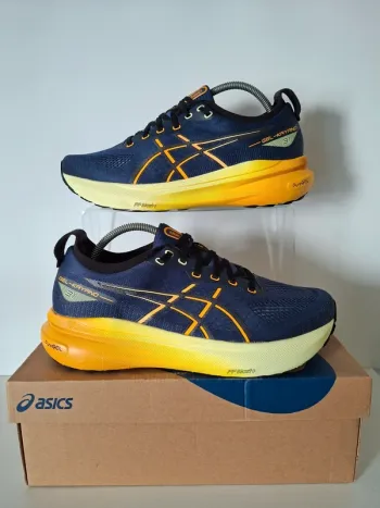 Used Asics Gel Kayano 31 bike — image 2 of 13