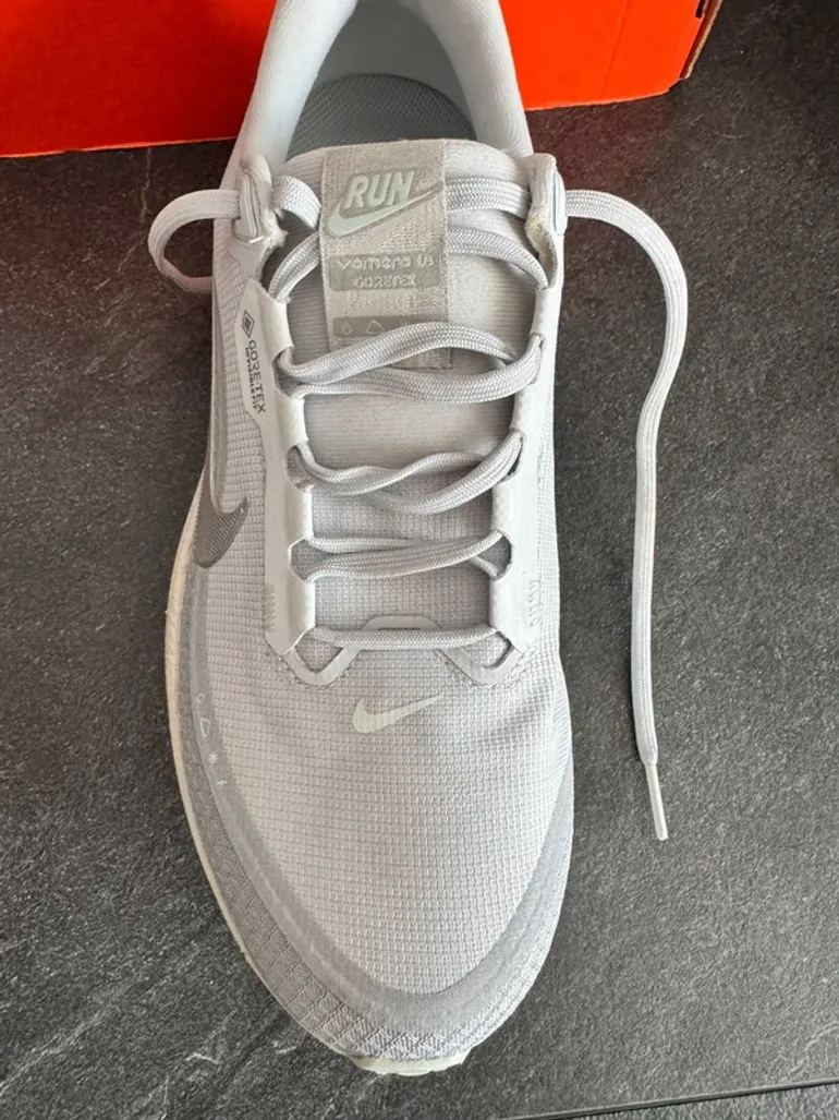 Used Nike Vomero 18 GTX bike — image 3 of 13