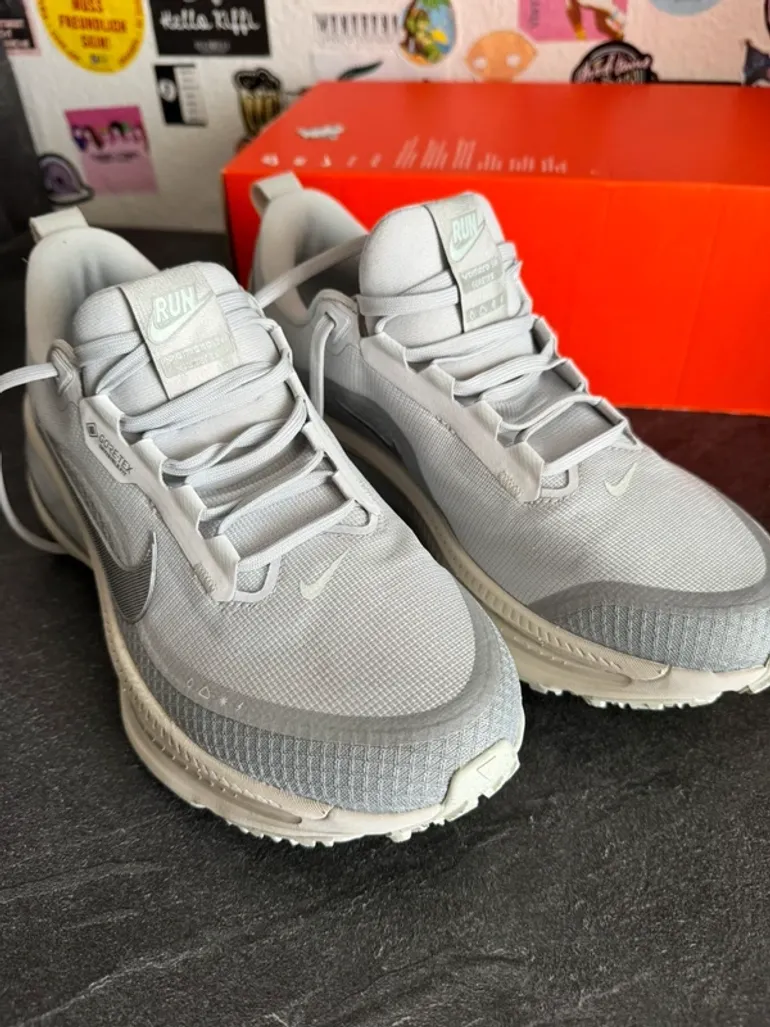 Used Nike Vomero 18 GTX bike — image 10 of 13
