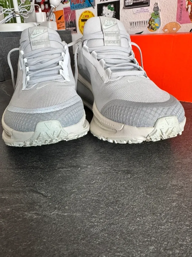Used Nike Vomero 18 GTX bike — image 11 of 13