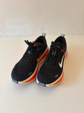 Orange Vomero Plus Running Shoes de segunda mano
