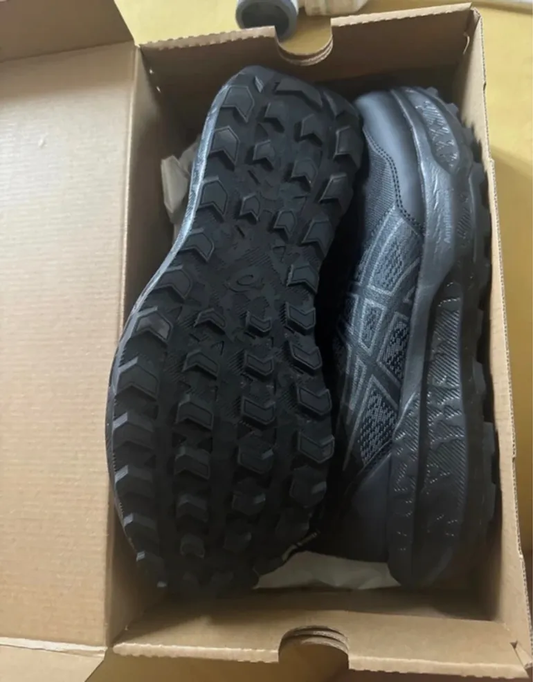 Used Asics Running Shoes bike — image 2 of 4