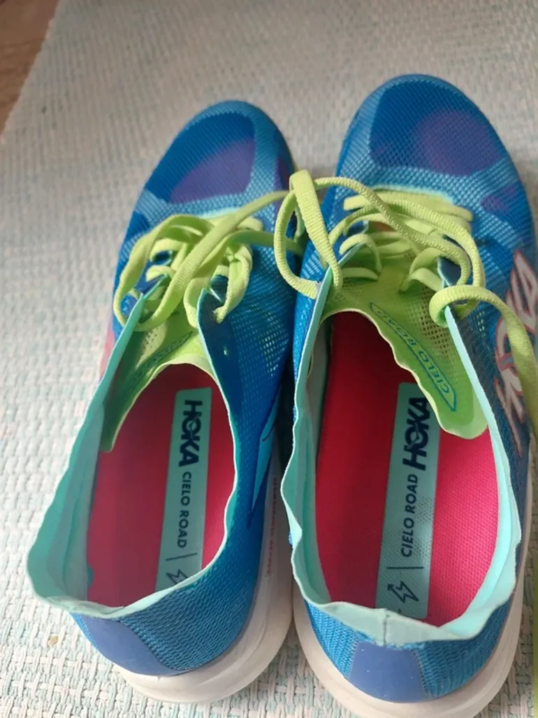 Used Hoka Running Shoes bike — image 4 of 8