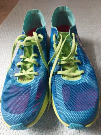 Used Hoka Running Shoes bike — image 5 of 8