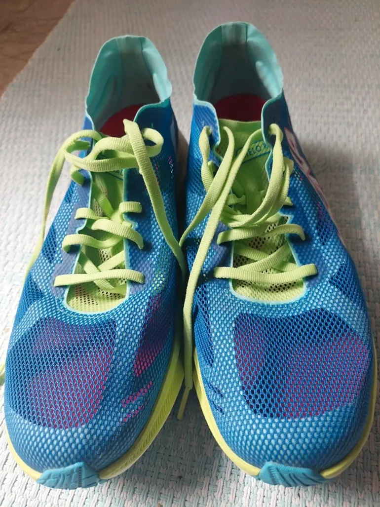 Used Hoka Running Shoes bike — image 5 of 8