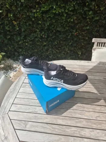 Used Tout Terrain Clifton 10 Running Shoes