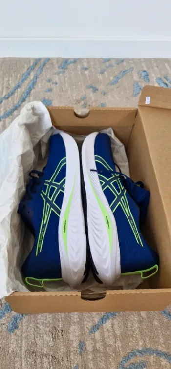 Used Asics Shoes size 44 Running Shoes