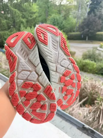 Hoka Arahi bike d'occasion — image 4 sur 4