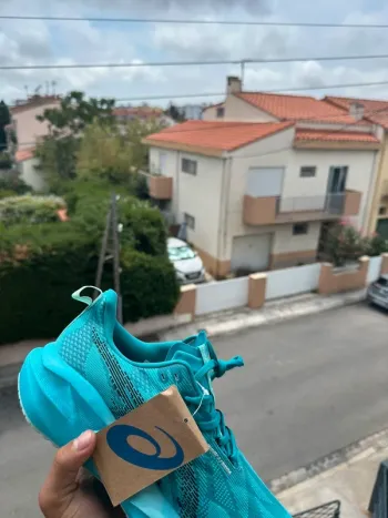 Used Asics Novablast 5 Running Shoes