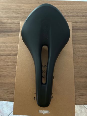Used Fizik Aliante R1 Saddle 2026 Saddles & Seatposts