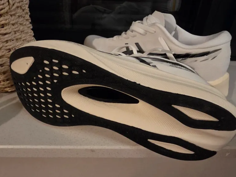 Used Asics Magic Speed 4 bike — image 7 of 7