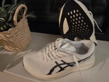 Used Asics Magic Speed 4 bike — image 2 of 7