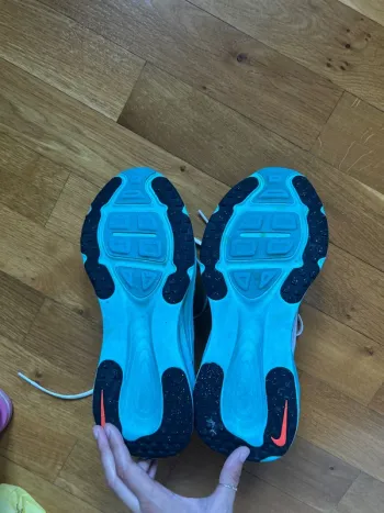 Nike Vomero 18 bike d'occasion — image 5 sur 8