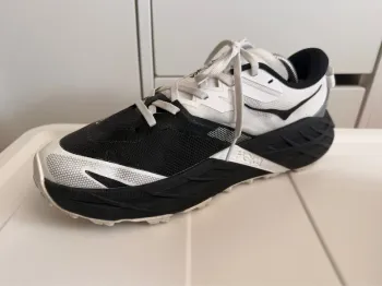 Käytetty Hoka Speedgoat 7 bike — kuva 3 / 8
