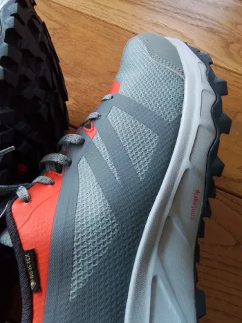 Used Salomon Gore-Tex Trailrunning Shoes bike — image 5 of 15