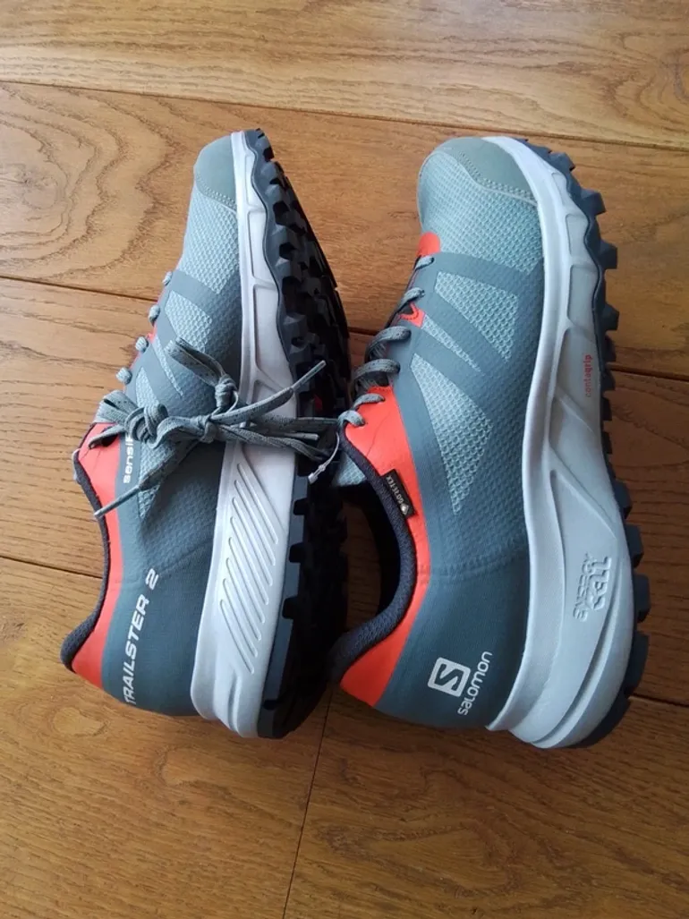 Used Salomon Gore-Tex Trailrunning Shoes bike — image 2 of 15