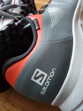 Used Salomon Gore-Tex Trailrunning Shoes bike — image 4 of 15