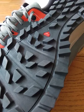 Used Salomon Gore-Tex Trailrunning Shoes bike — image 10 of 15