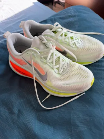 Nike Vomero 18 Running Shoes d'occasion