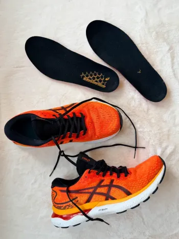 Used Orange Gel-Nimbus 24 Running Shoes