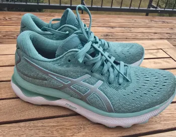 Asics Gel Nimbus 24 Running Shoes usato