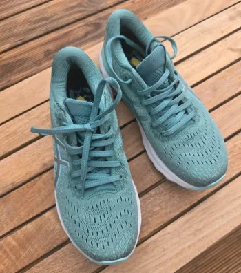 Used Asics Gel Nimbus 24 bike — image 3 of 4