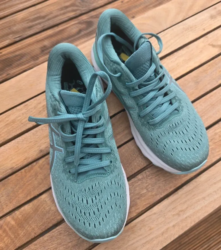 Used Asics Gel Nimbus 24 bike — image 3 of 4