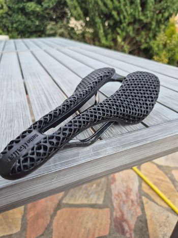 Selle Italia SLR Boost 3D Kit Carbon Superflow Saddles & Seatposts de segunda mano