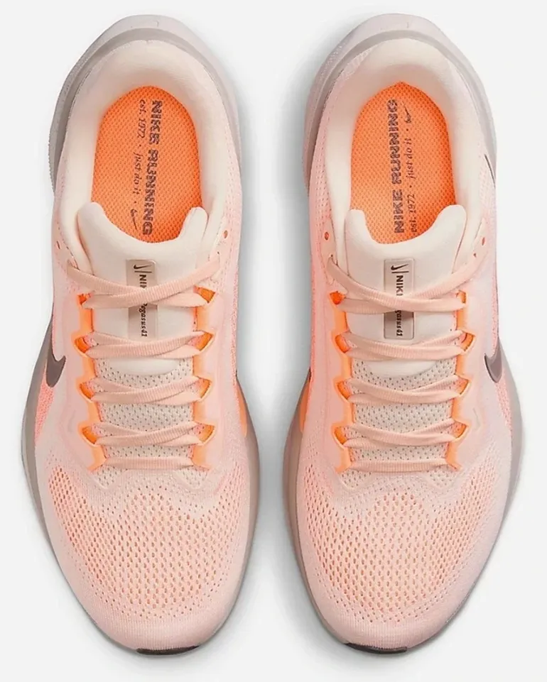 Used Nike Running Shoes bike — image 2 of 3