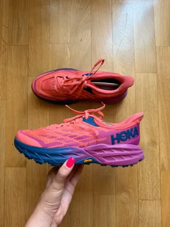 Hoka Speedgoat 5 Running Shoes d'occasion
