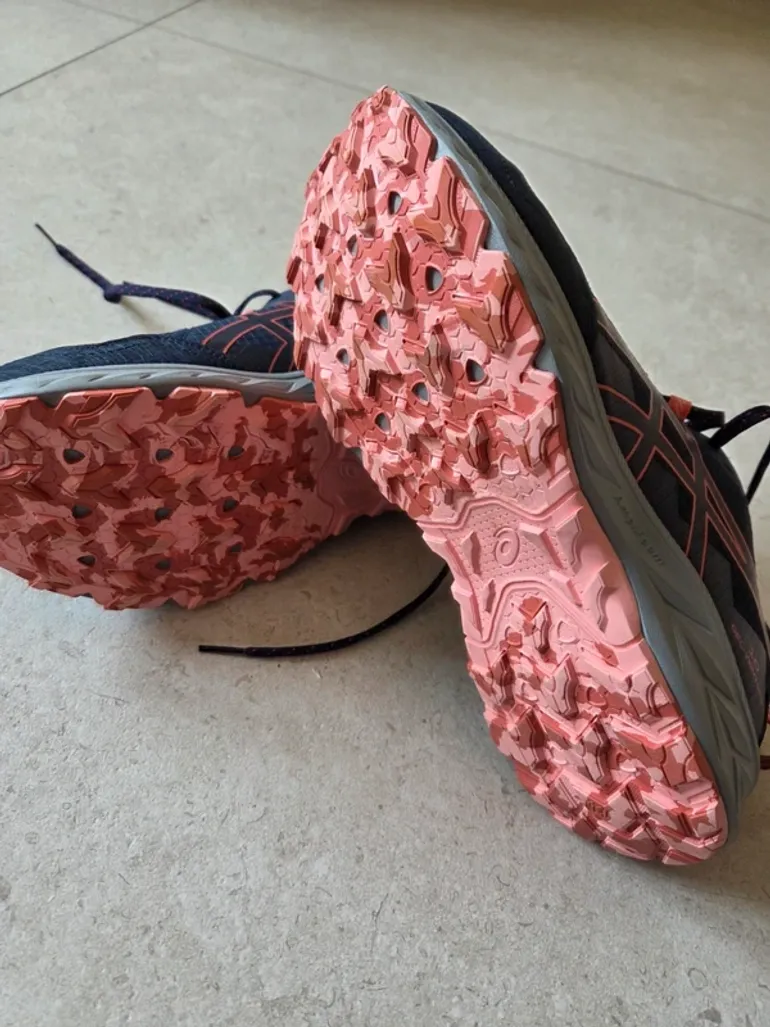 Used Asics Gel-Venture 10 bike — image 2 of 3