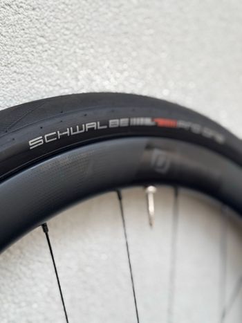 Used Syncros Capital 1.0 40 2025 bike — image 2 of 9