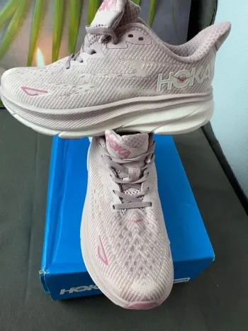 Tweedehands Rose Bondi 9 Running Shoes