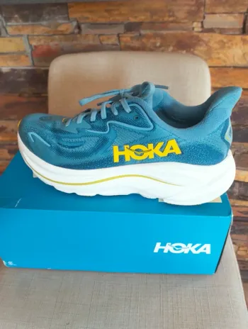 Used Hoka Clifton 10 Running Shoes